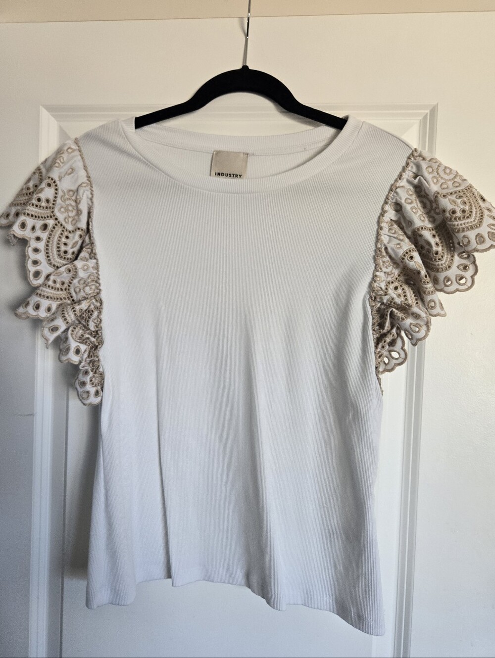 Industry Republic Clothing white ribbed knit T-shirt Size L